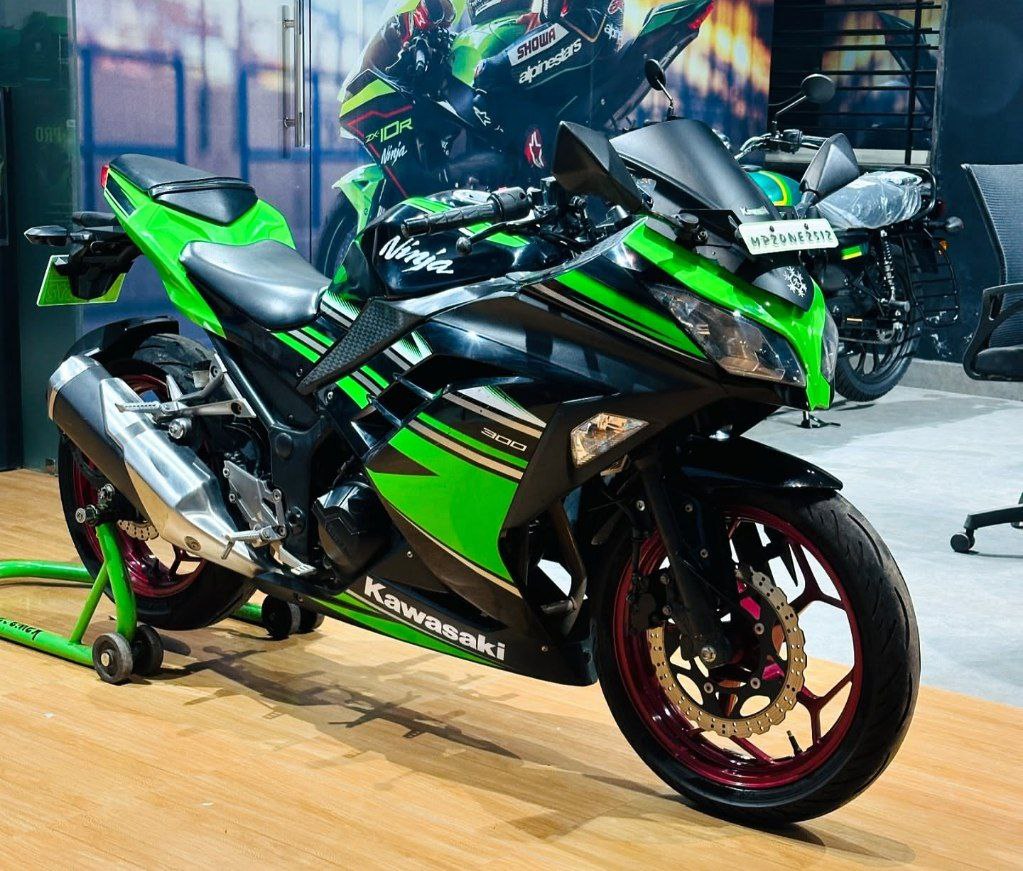 Kawasaki Ninja 300 2025 Review