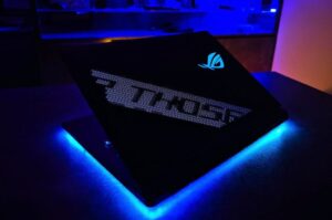 ASUS ROG Strix Scar 18